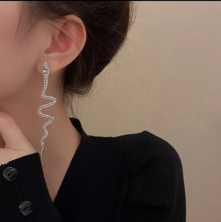 Snake shape dangle earrings
