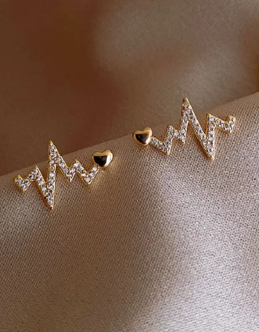 Gold heart beat stud earrings